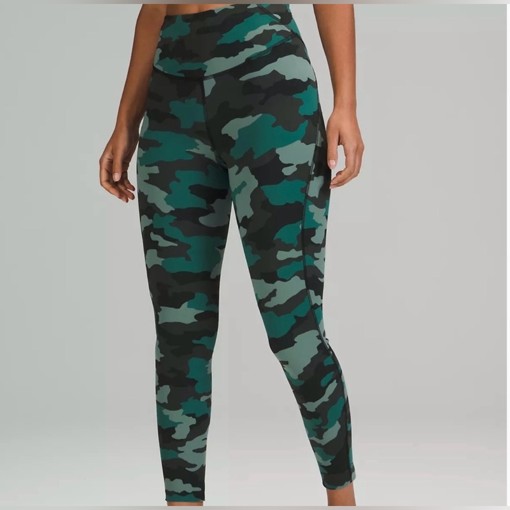 Lululemon Base Pace HR Tight
25"